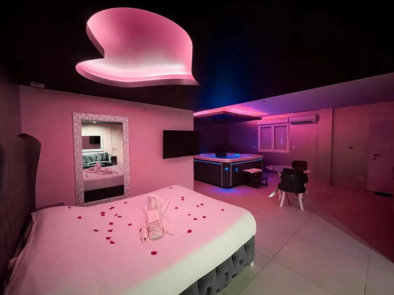 Love hotel Love Paradise Le Rove